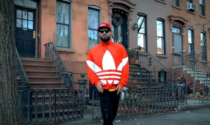 Pregador Luo gravou o clipe "Família" em Nova York. (Imagem: Youtube / Reprodução)