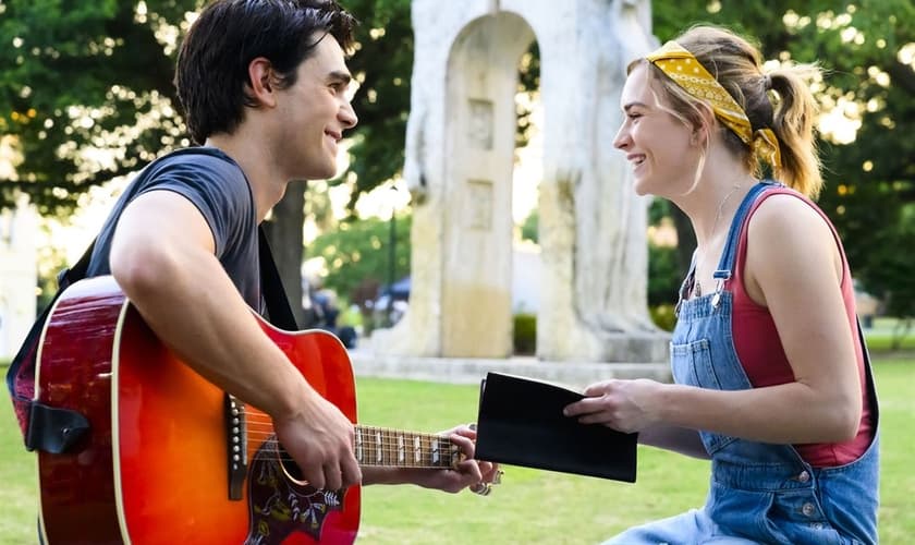 Cena do filme "I Still Believe", que conta a história de amor entre Jeremy Camp e sua primeira esposa, Mellisa, que morreu de câncer, após cerca de uma de casada com o cantor. (Foto: Divulgação)