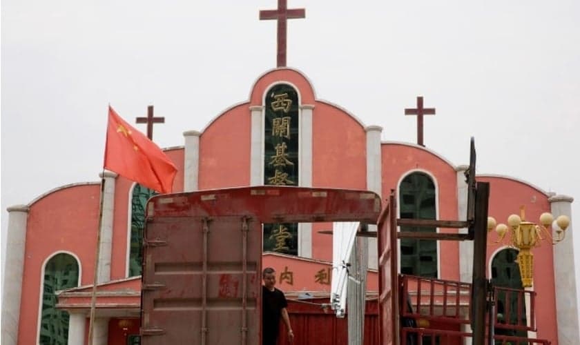 Igrejas têm sido fechadas na China, para serem transformadas em 'centros culturais'. (Foto: Associated Press)