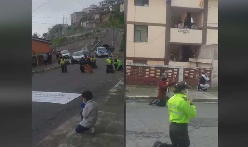 Policiais e civis ajoelhados em oração nas ruas de Quito, capital do Equador. (Foto: Reprodução/Facebook)