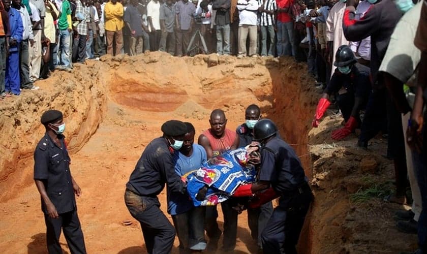 Vala comum na vila de Dogo Nahawa, na Nigéria. (Foto: Reuters/Akintunde Akinleye)