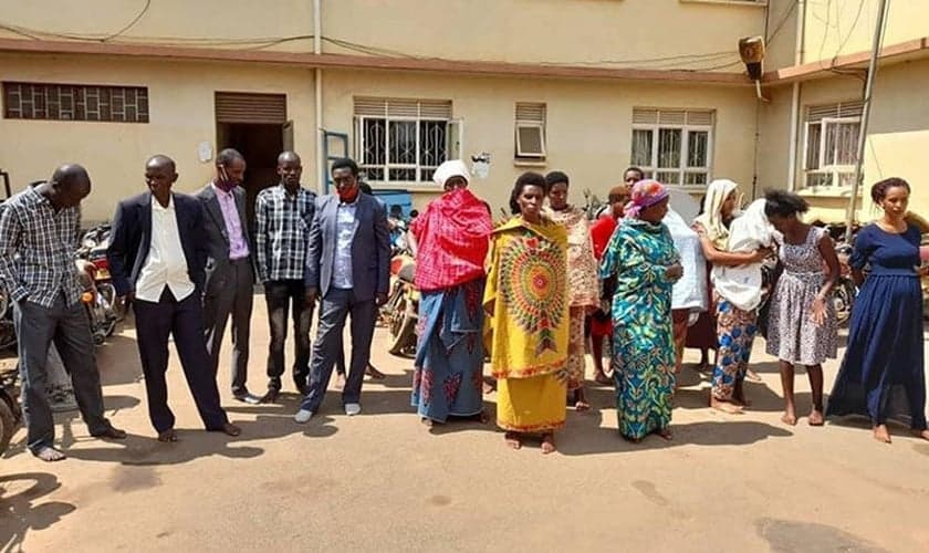 Fiéis e pastores de Uganda presos em 2 de agosto de 2020. (Foto: Reprodução / UGCN)