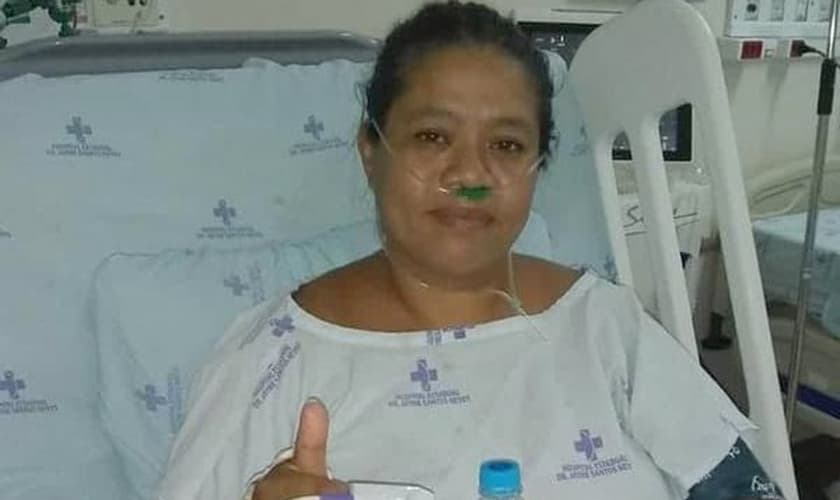 No hospital, a técnica de enfermagem Djenane orou para não precisar ficar intubada. (Foto: Arquivo Pessoal)