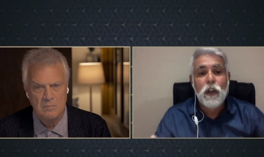 O pastor Cláudio Duarte (direita) foi o convidado do programa 'Conversa com Bial' na última segunda-feira, 17. (Imagem: Globoplay)