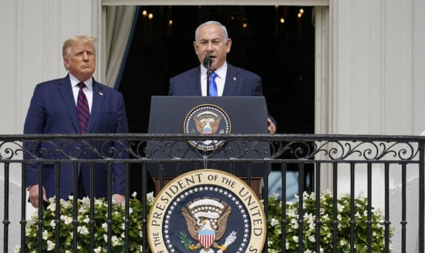 O primeiro-ministro Benjamin Netanyahu fala durante a cerimônia de assinatura do Acordo de Abraão, em 15 de setembro de 2020, na Casa Branca. (Foto: AP / Alex Brandon)