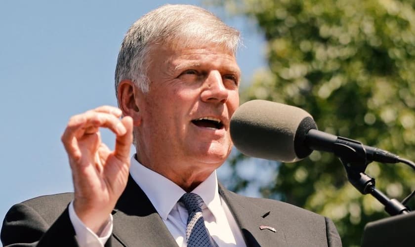 Filho do falecido evangelista Billy Graham, o pastor Franklin Graham atualmente preside a Associação Evangelística fundada por seu pai e também a organização missionária Samaritan's Purse. (Foto: BGEA)