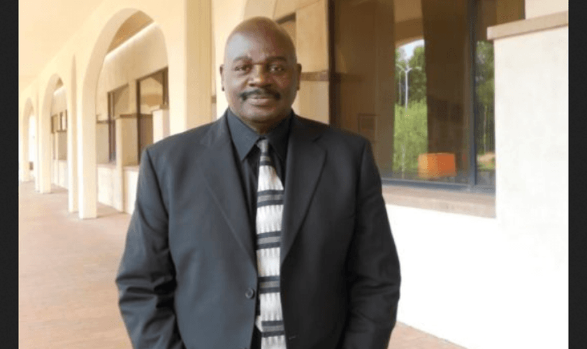 Vincent Dorsett passou a pregar nas ruas após sua conversão. (Foto: Reprodução / God Reports)