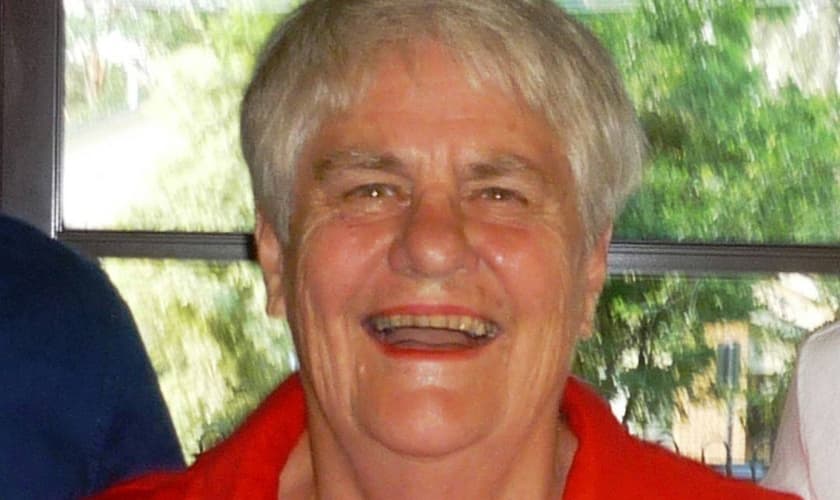 Joyce passou a viver uma nova vida aos 79 anos, quando se entregou a Jesus. (Foto: Eternity News)