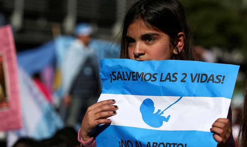 Manifestação contra a legalização do aborto em Buenos Aires. (Foto: Reprodução / Reuters)