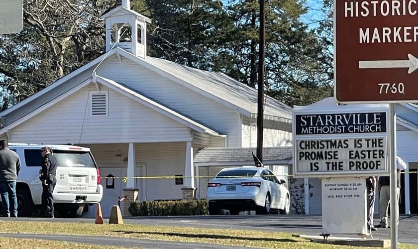 O tiroteio aconteceu na Igreja Metodista Starrville, no Texas. (Foto: Zak Wellerman/Tyler Morning Telegraph)