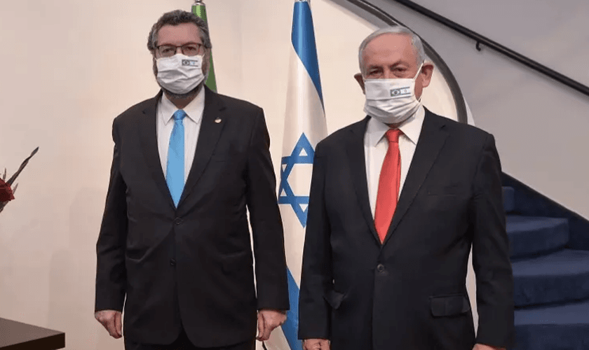 O ministro das Relações Exteriores, Ernesto Araújo, e o primeiro-ministro de Israel, Benjamin Netanyahu. (Foto: Assessoria da Embaixada de Israel no Brasil)