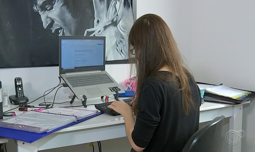 Caso de jovem proibida de estudar na USP reacendeu o debate do “homeschooling”. (Foto: TV Tem).