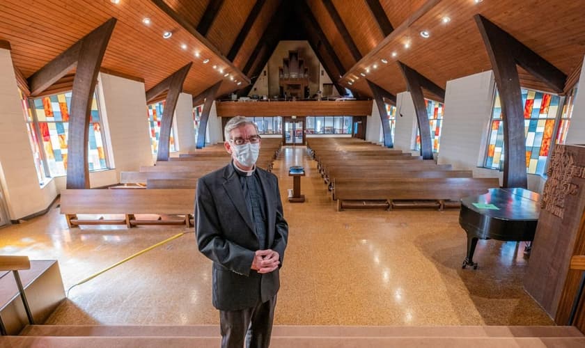 Além de precisarem reinventar o que já faziam anteriormente, os líderes estão lidando com um maior volume de trabalho pastoral. (Foto: Anthony Zilis/The News-Gazette).