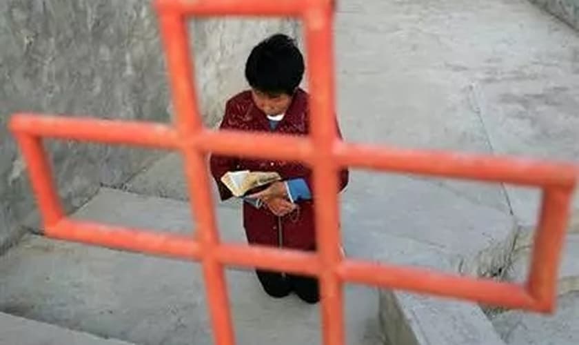 Objetos pertenciam à Early Rain Covenant, em Chengdu. (Foto: Reprodução / BosNewsLife)