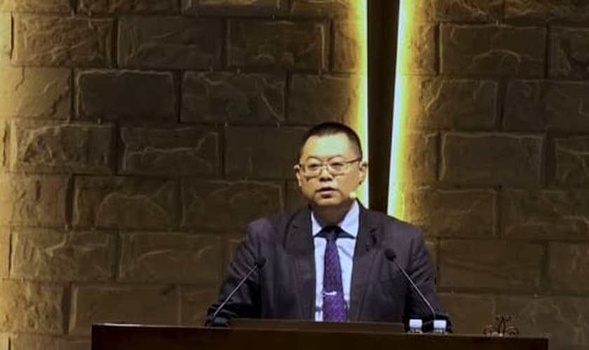 O pastor Wu Wuqing, um dos líderes da Igreja local Early Rain Covenant na China, foi trancado junto com a família na própria casa. (Foto: ERCC).