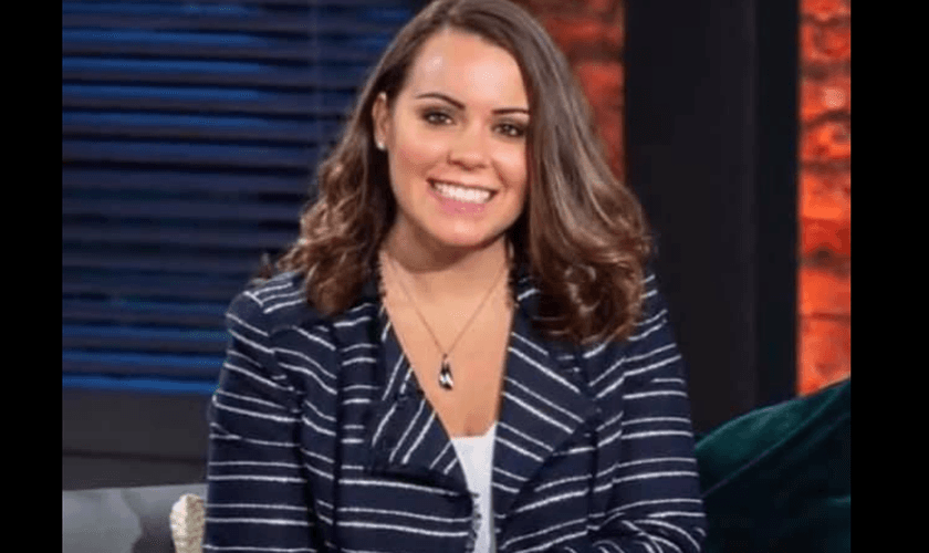 Becky Murray (de camiseta branca) e suas amigas missionárias. (Foto: Reprodução / Facebook)