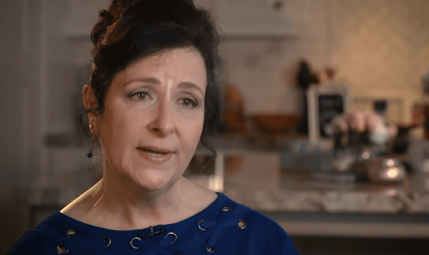 Meg e Dave tiveram seu casamento restaurado através do perdão. (Foto: YouTube/700 Club Interactive)