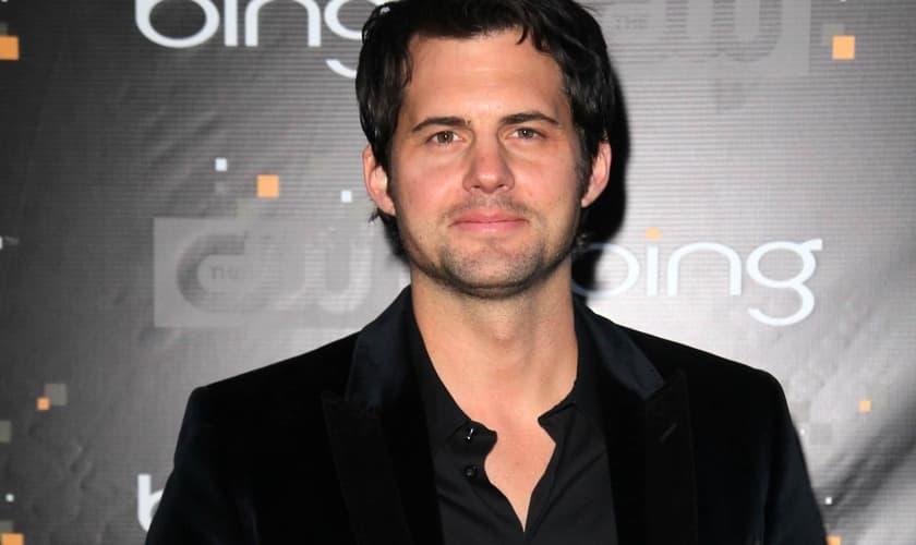Kristoffer Polaha em festa de estreia na Califórnia, em 2011. (Foto: Reprodução)
