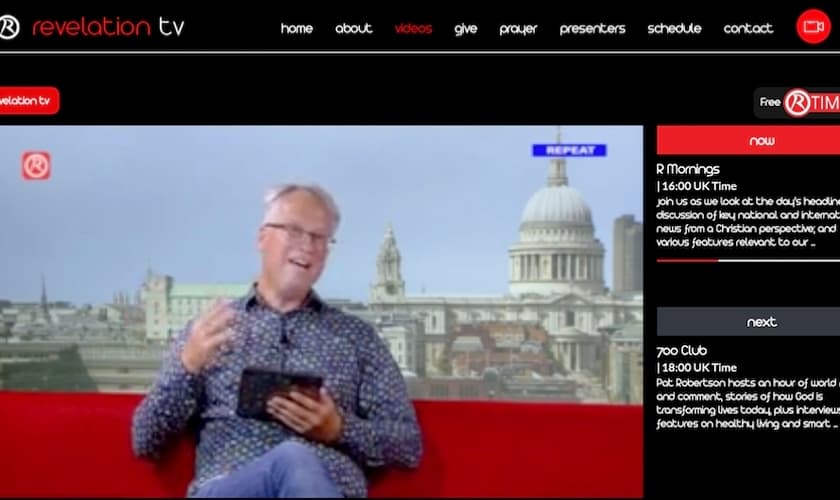 Imagem de transmissão online da Revelation TV. (Foto: Reprodução / Revelation TV)