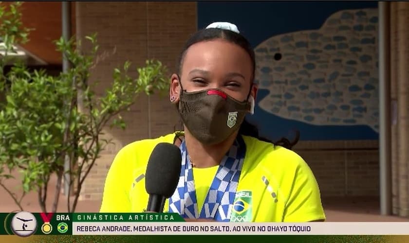 Rebeca Andrade em entrevista ao vivo durante participação no Oyaho. (Foto: SporTV)