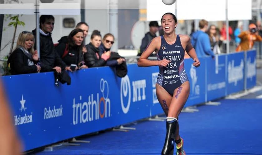A americana Grace Norman é paratleta do triatlo feminino. (Foto: World Triathlon)