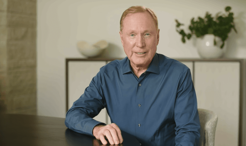 O autor cristão Max Lucado foi diagnosticado com aneurisma da aorta ascendente. (Foto: Reprodução/YouTube).