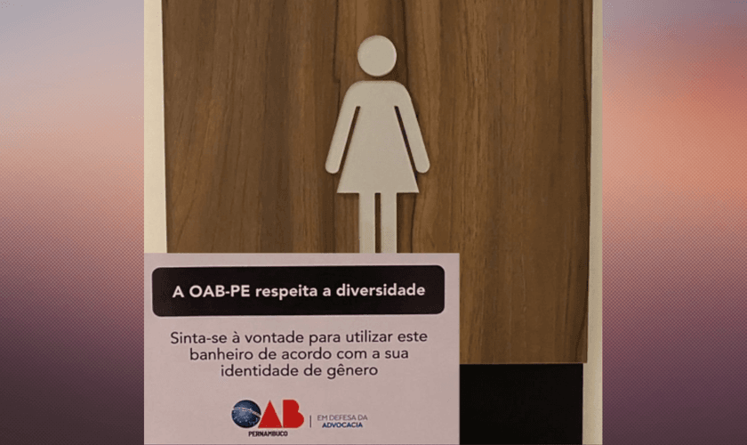 : Placas nos banheiros da sede da OAB-PE para atender ao público transgênero. (Foto: Reprodução / UOL)