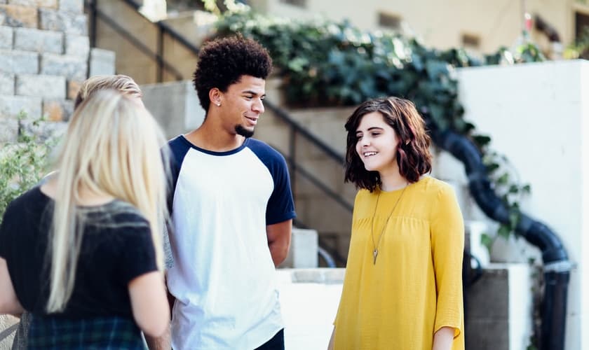 Segundo o estudo, a maioria dos millennials não vivem uma cosmovisão bíblica sobre sexualidade. (Foto: Alexis Brown/Unsplash).