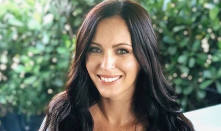 Brittni De La Mora e o esposo Richard falaram como os cristãos podem se levantar quando pecam. (Foto: Facebook/Brittni De La Mora).