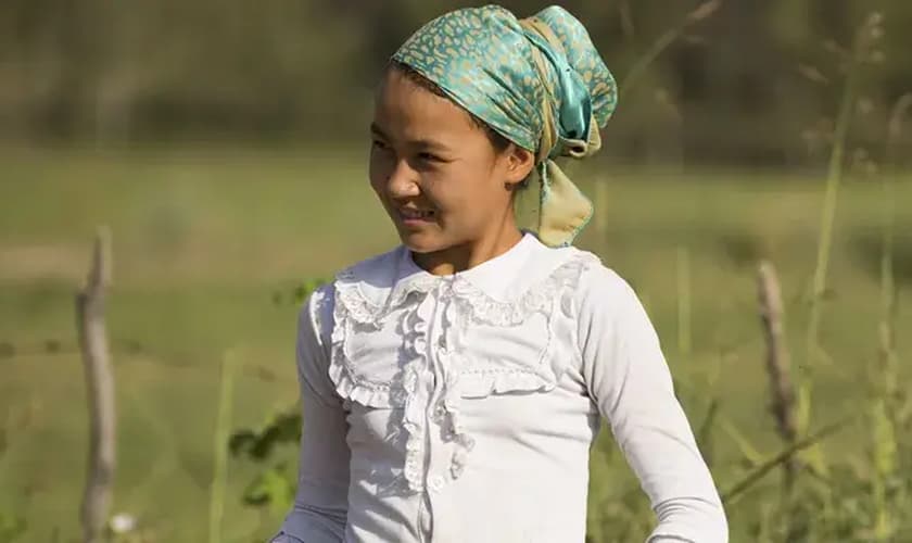 O policial bateu na porta à procura do líder cristão em um país perseguido da Ásia Central. (Foto: Portas Abertas).