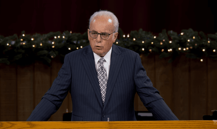 MacArthur convocou pastores a pregarem em suas igrejas, no terceiro domingo de janeiro. (Foto: YouTube/Grace to You).