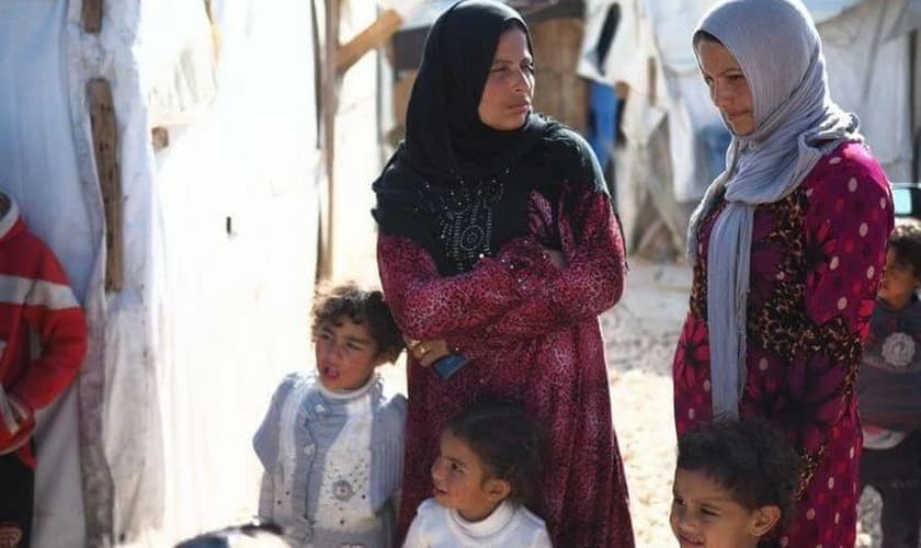 Famílias deslocadas já enfrentam uma grave crise de fome e desemprego em várias partes do mundo. (Foto representativa: Portas Abertas)