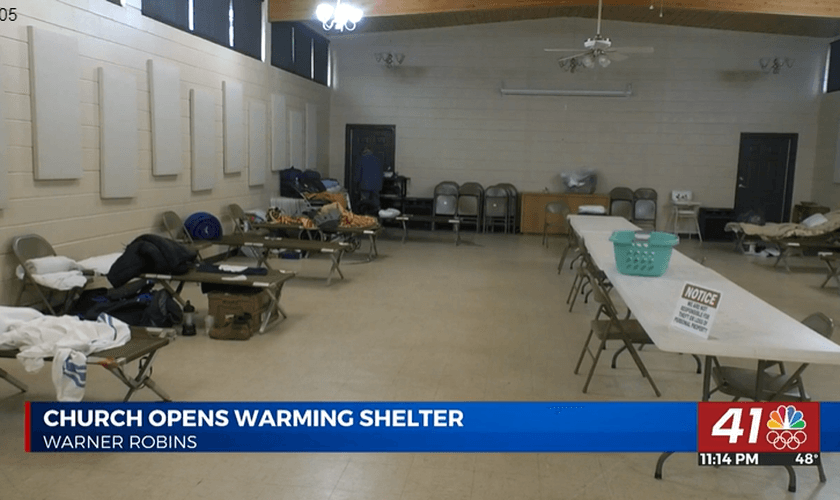 A The Table at First Christian Church também oferece uma refeição quente aos sem-tetos. (Foto: Reprodução/WMGT-TV).