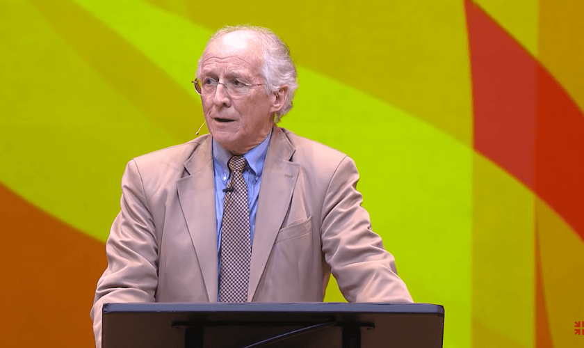 John Piper diz que a Bíblia deixa claro que estaremos com Jesus logo depois que morrermos. (Foto: YouTube/Desiring God).