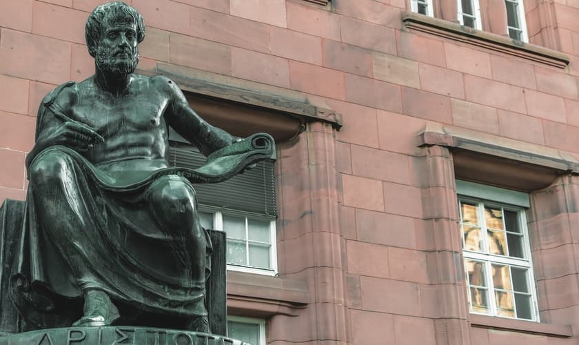 Estátua de Aristóteles. (Foto: Couleur / Pixabay)
