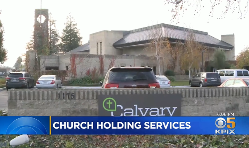 Calvary Chapel San Jose, na Califórnia, tinha sido multada em 200 mil dólares. (Foto: Reprodução/CBN News).