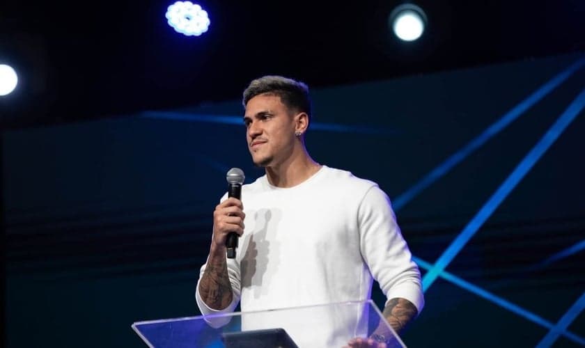 Pedro Guilherme tem testemunhado publicamente a sua fé em Cristo. (Foto: Igreja Batista Atitude).