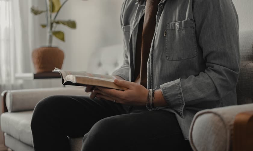Apenas 29% afirmaram que é a Bíblia que deveria ser a regra moral a ser seguida nos EUA. (Foto: Imagem ilustrativa/Unsplash/Aaron Owens).