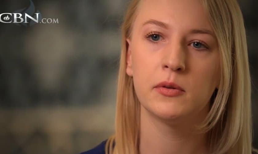 Katie Lentz relata sua história milagrosa. (Captura de tela/CBN News)