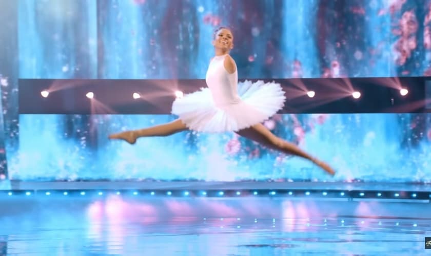 Vitória Bueno. (Foto: Captura de tela/YouTube America´s Got Talent)