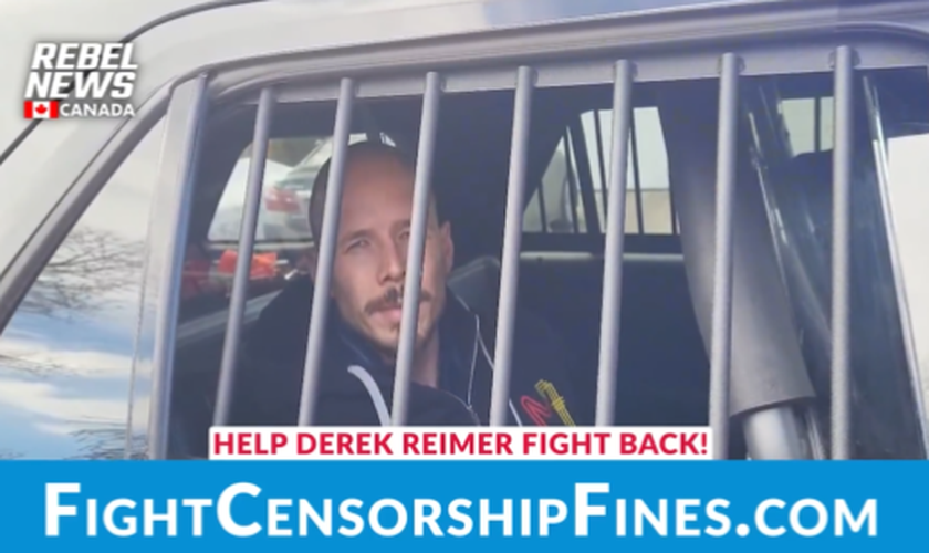Derek Reimer foi acusado de perturbação por protestar em evento drag. (Foto: Reprodução/Twitter/Rebel News).