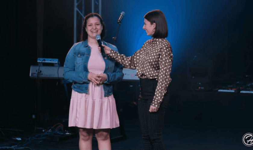 Amal também foi liberta de espíritos malignos que a atormentavam. (Foto: Reprodução/YouTube/Hungry/Generation).