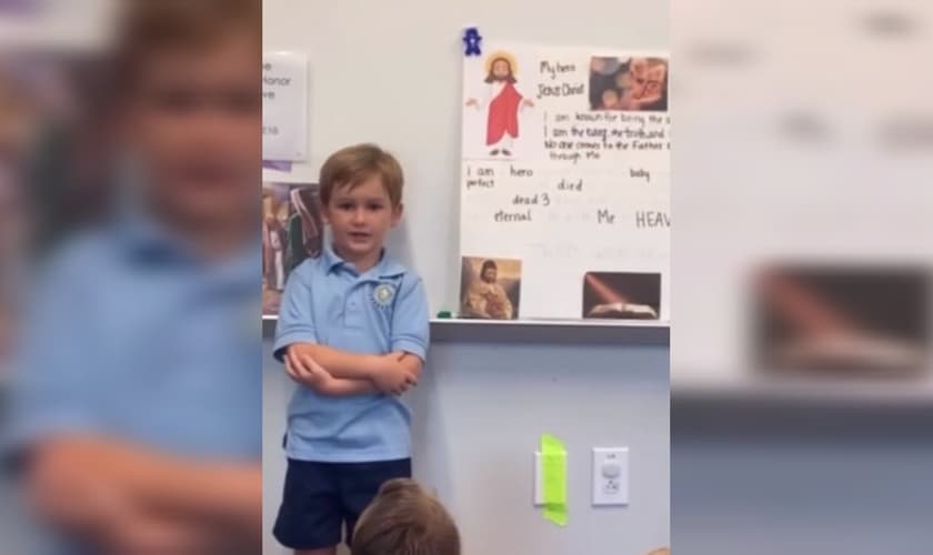 Kai explicou quem é Jesus aos colegas do Jardim de Infância. (Foto: Reprodução/Instagram/Kristy Bradford).