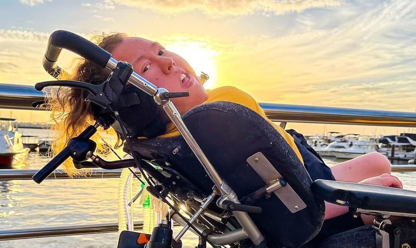 Ana Clara é missionária da JOCUM e ama pregar a mensagem de Jesus. (Foto: Reprodução/Instagram/Ana Clara Schindler)