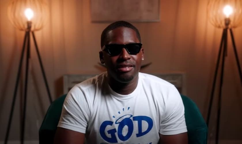 Antonio Francis viu seu plano de vingança ser interrompido pelo Senhor. (Foto: Reprodução/YouTube/Delafé Testimonies).