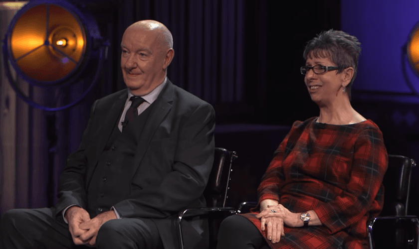 Ray e Vi Dovonan perderam seu filho Christopher de maneira brutal. (Foto: Reprodução/YouTube/Facing the Canon).