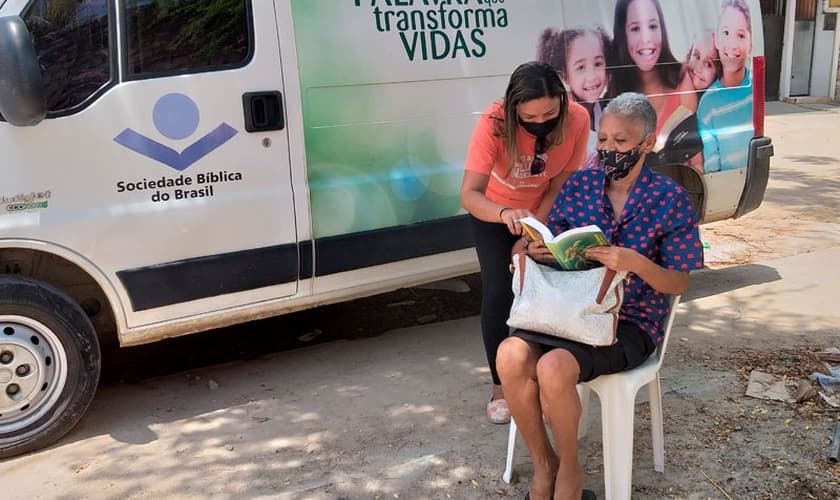 4,8 milhões de Bíblias foram fornecidas no Brasil em 2022. (Foto: Sociedade Bíblica do Brasil).