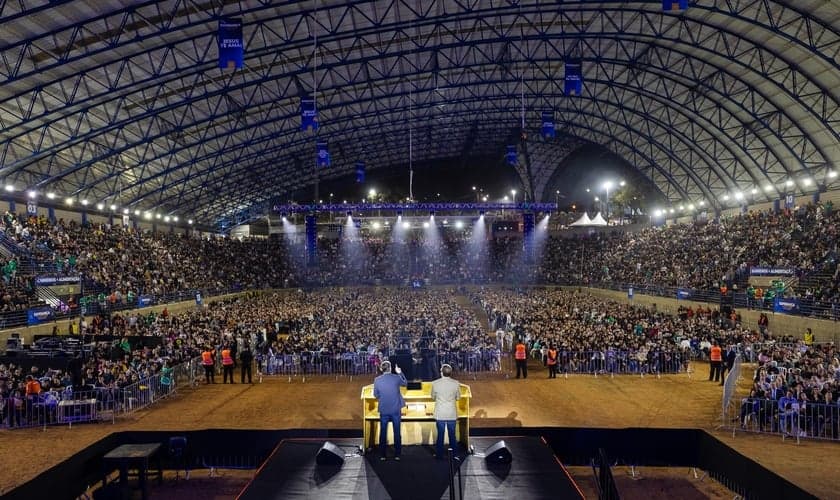 O Esperança Curitiba reuniu mais de 17 mil pessoas. (Foto: Associação Evangelística Billy Graham).