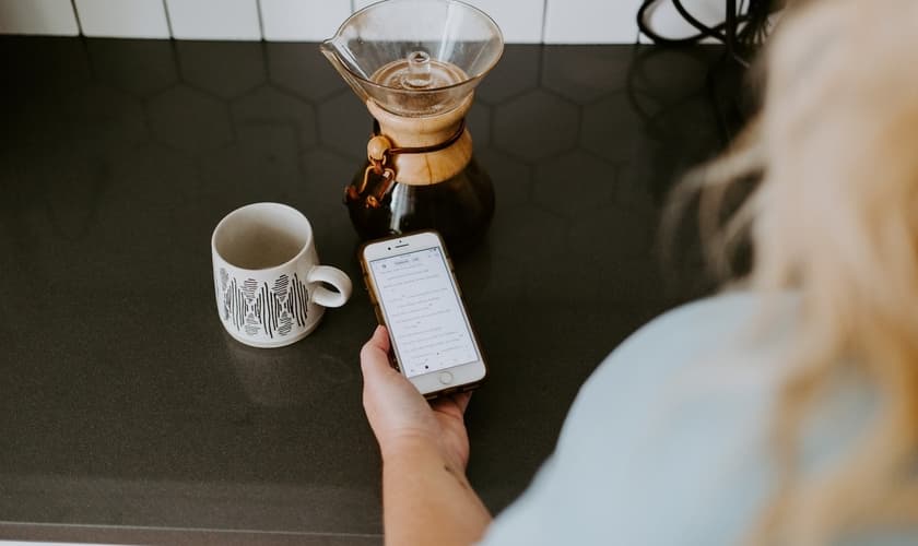 O envolvimento com a Palavra cresceu 112% no Brasil em 2023. (Foto: Imagem ilustrativa/Unsplash/Samantha Borges).