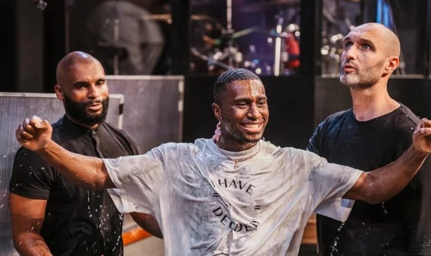 Mircle foi curado e transformado por Deus. (Foto: Revive).